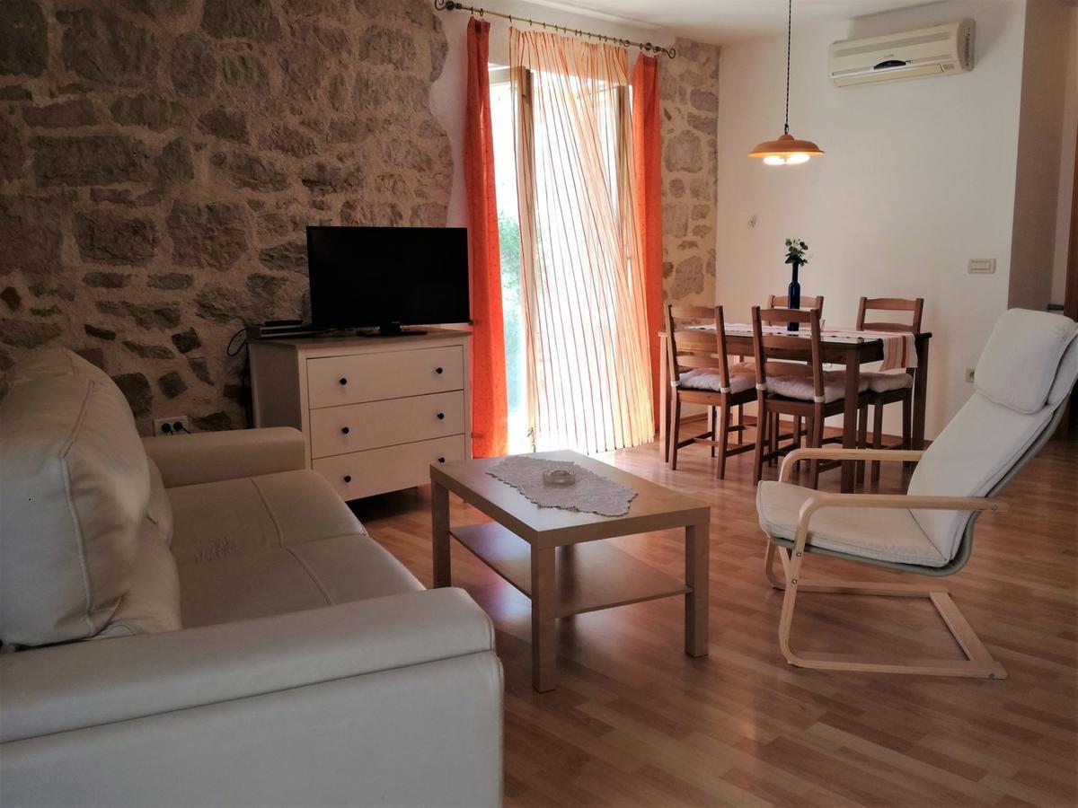 Apartment Nirvana فيرسار المظهر الخارجي الصورة