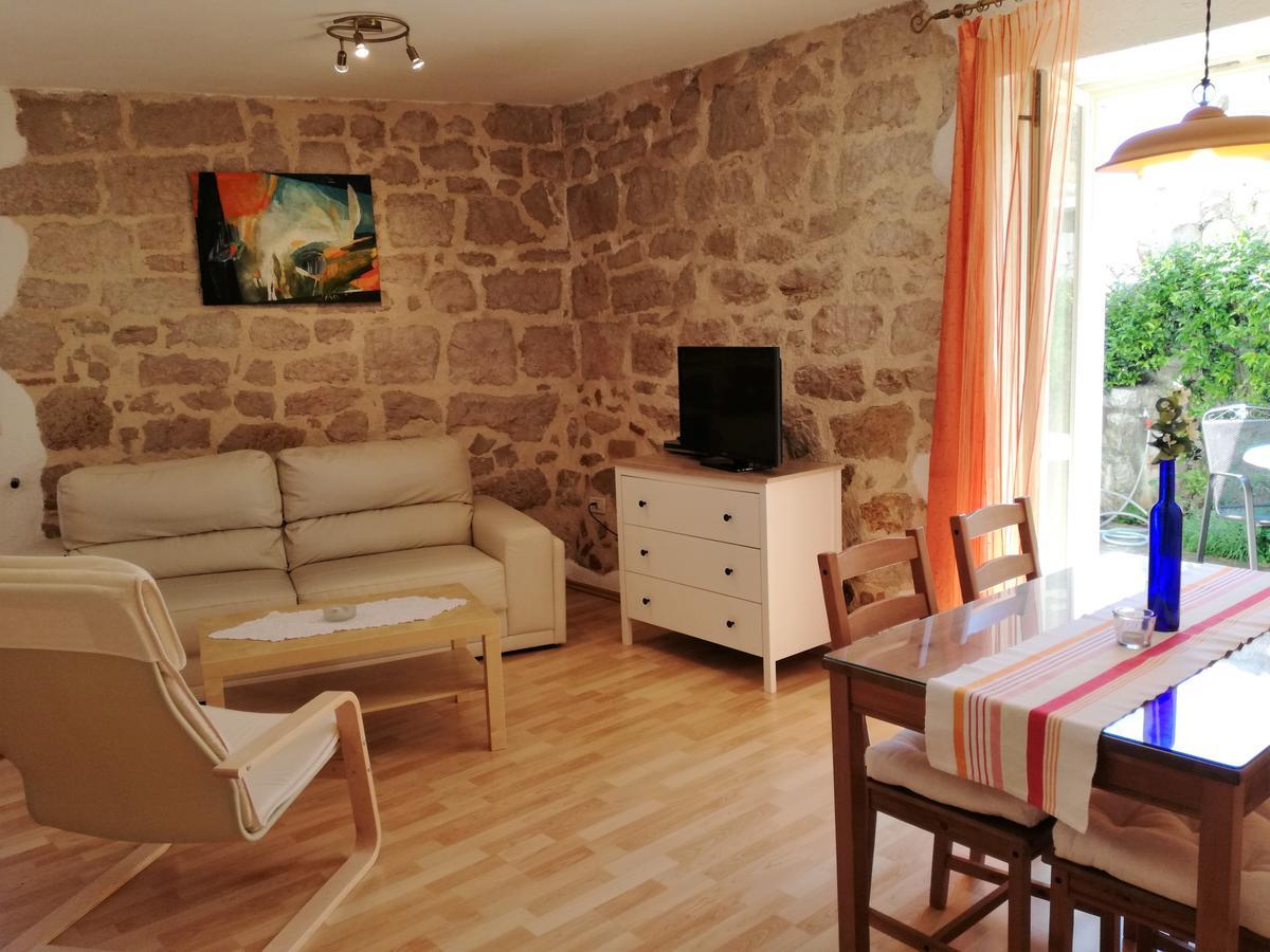 Apartment Nirvana فيرسار المظهر الخارجي الصورة
